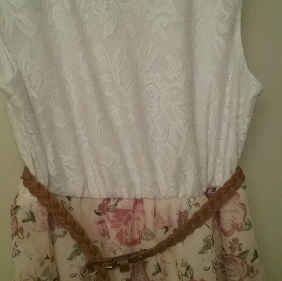 Almost famous floral dress. Country chic. - Picture 6 of 8